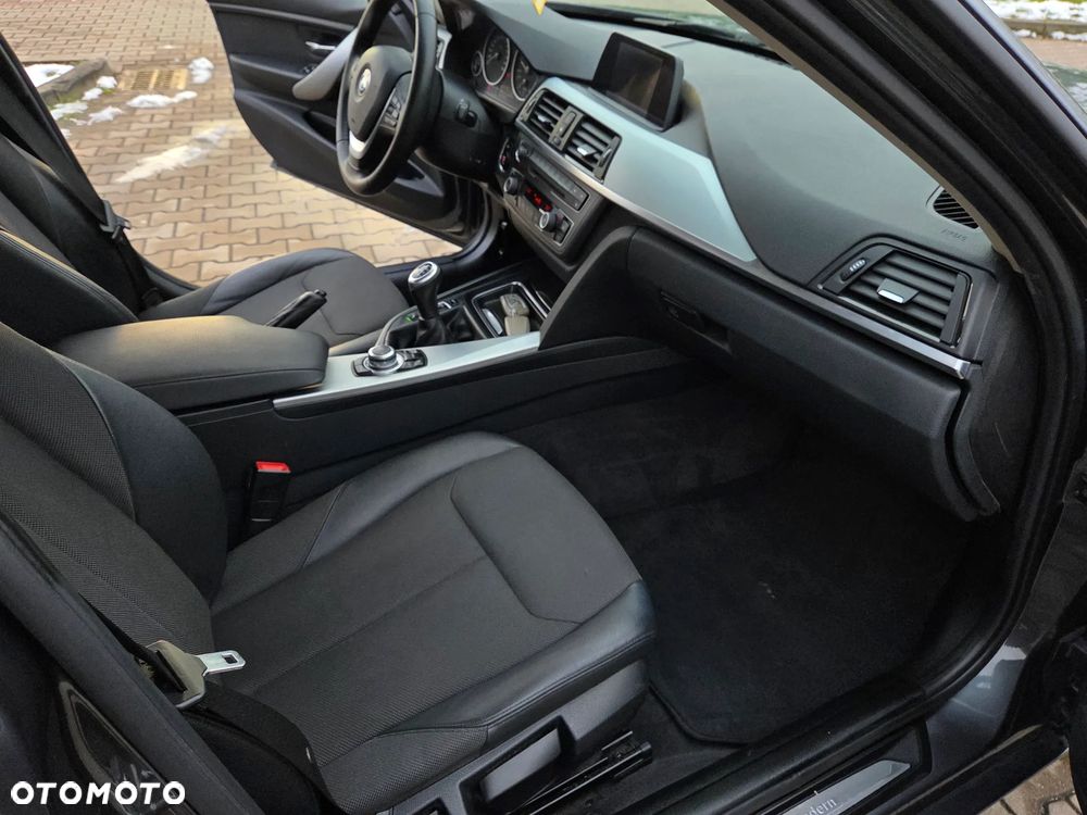 BMW Seria 3 320d Blue Performance Modern Line - 19