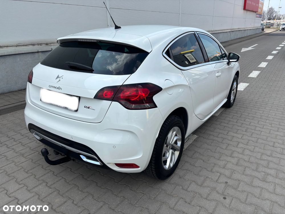 Citroën DS4 e-HDi 115 SoChic - 6