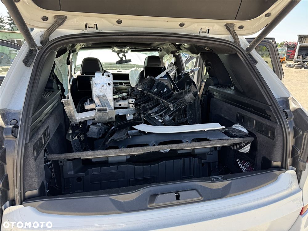 BMW X5 M50i - 26