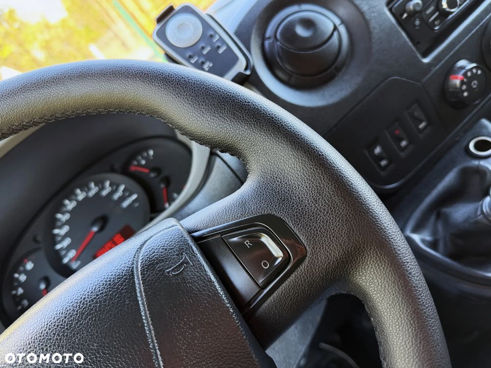 Renault MASTER L2H2 ŚREDNI KLIMA/NAWIGACJA/3osobowy - 26