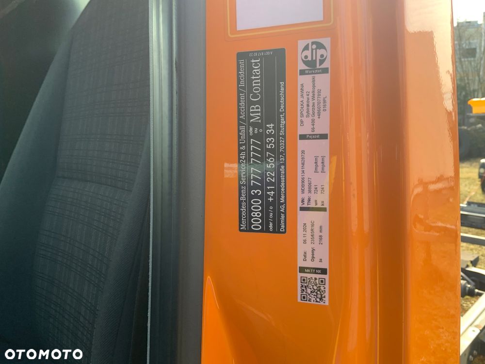 Mercedes-Benz SPRINTER 319 - 13