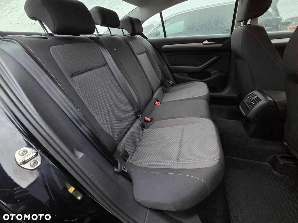 Volkswagen Passat 1.5 TSI EVO Business - 26