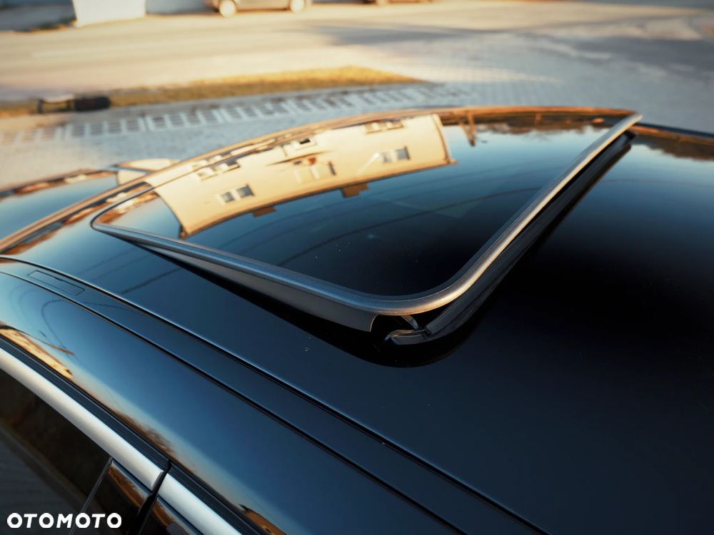 BMW Seria 3 330i xDrive M Sport - 27