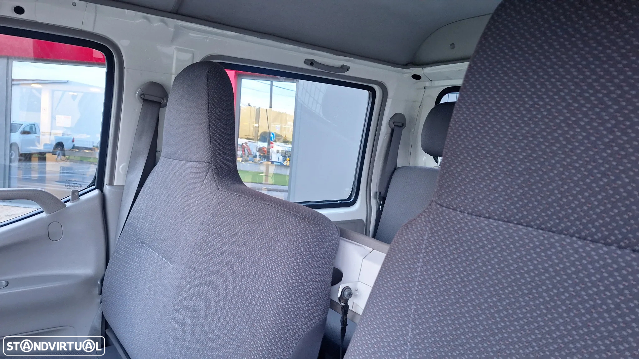 Toyota Dyna 100 cab dupla - 15