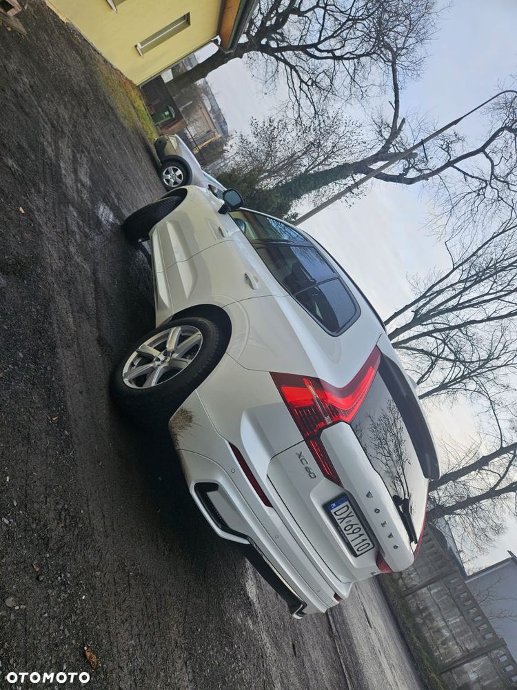 Volvo XC 60 B4 B Plus Dark - 4