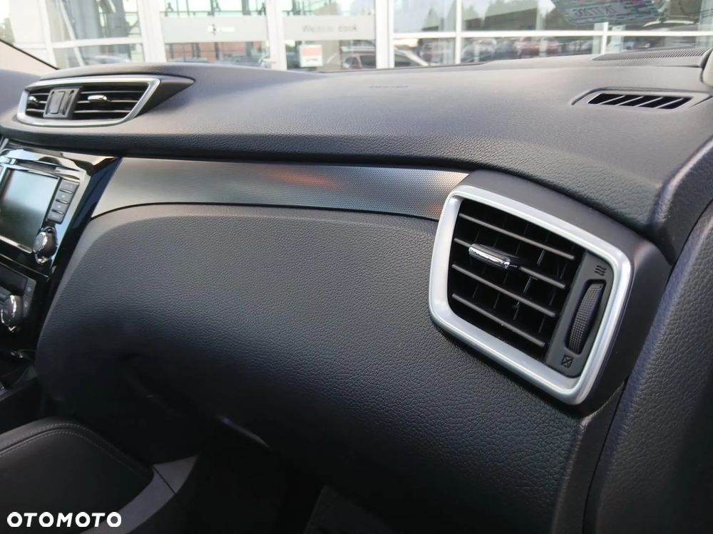 Nissan Qashqai 1.3 DIG-T Tekna DCT - 24