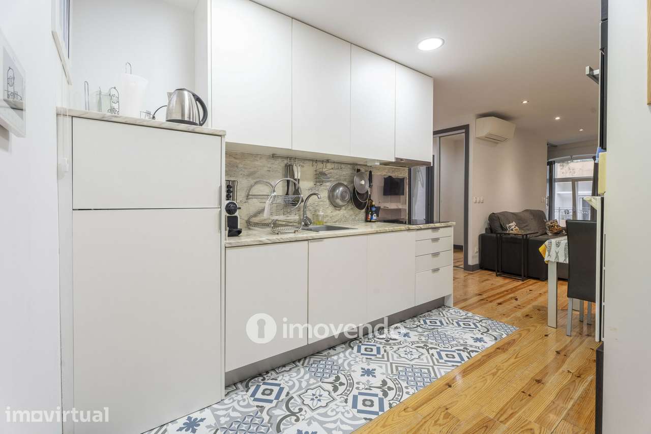 Apartamento T2 totalmente remodelado, no centro do Porto - Grande imagem: 4/25