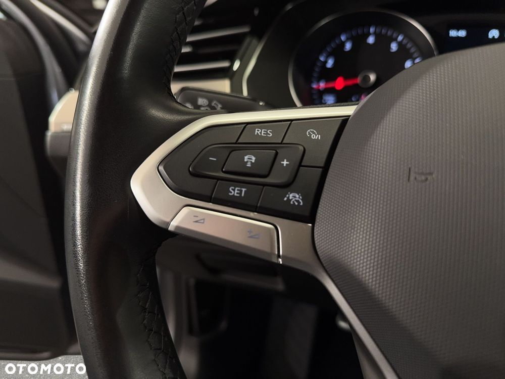 Volkswagen Passat - 18