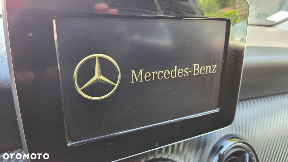 Mercedes-Benz GLA 180 Style - 20