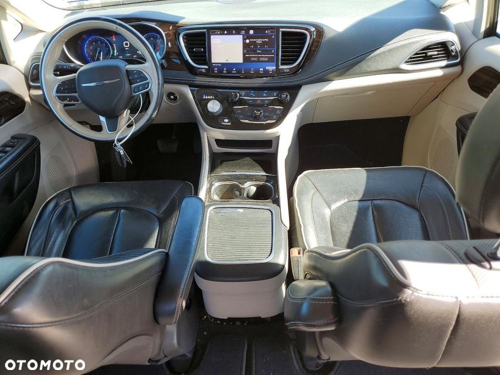 Chrysler Pacifica - 7