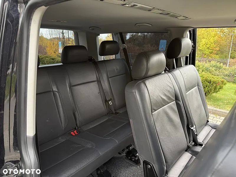 Volkswagen Caravelle - 8