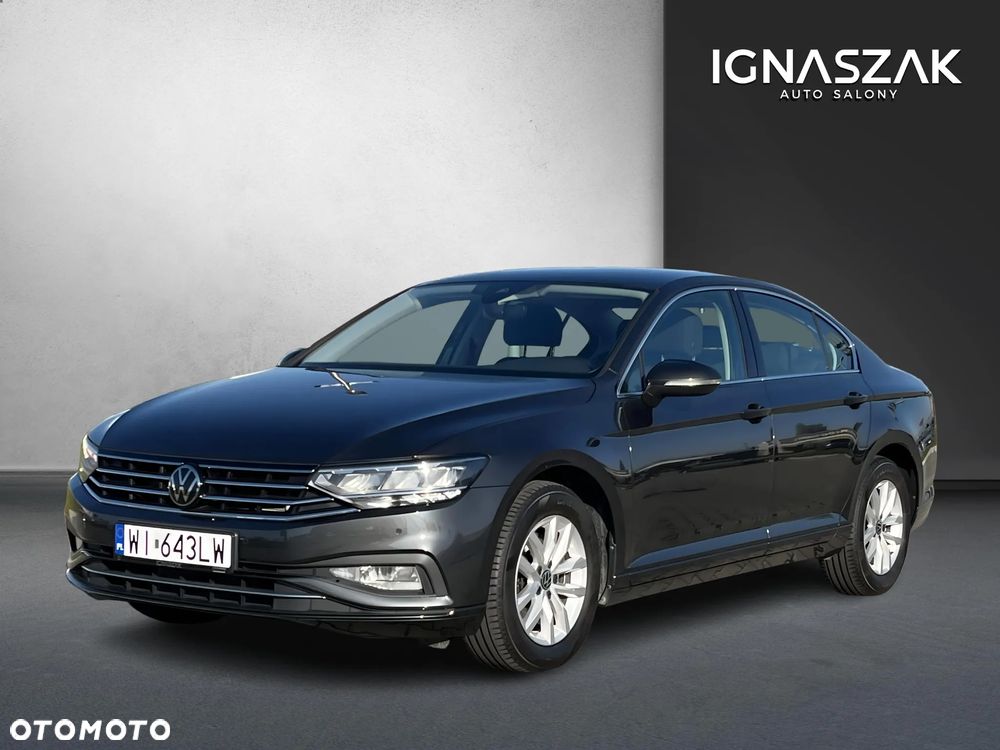 Volkswagen Passat - 1