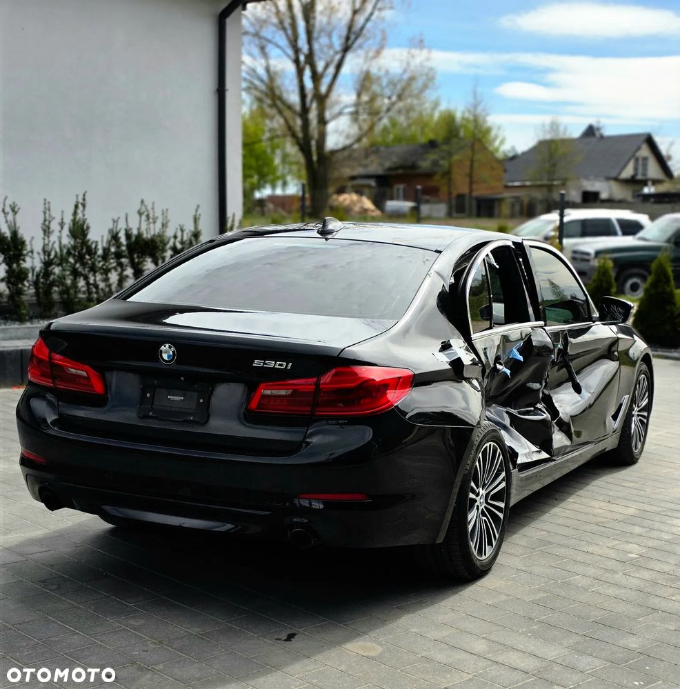 BMW Seria 5 520i Sport Line - 12