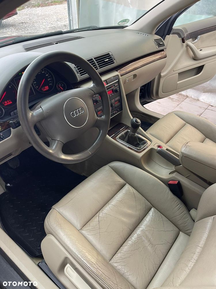 Audi A4 Limousine - 18