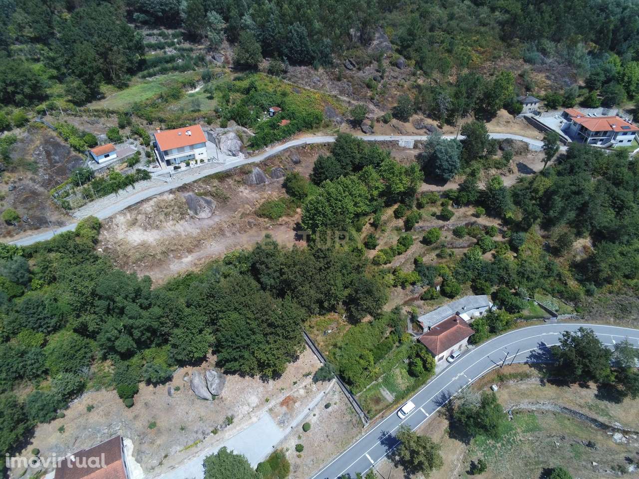 Terreno em Amares – 3.897 m² para Construção ou Turismo! - Grande imagem: 2/42