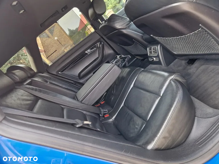 Audi A6 Avant 2.4 quattro - 9