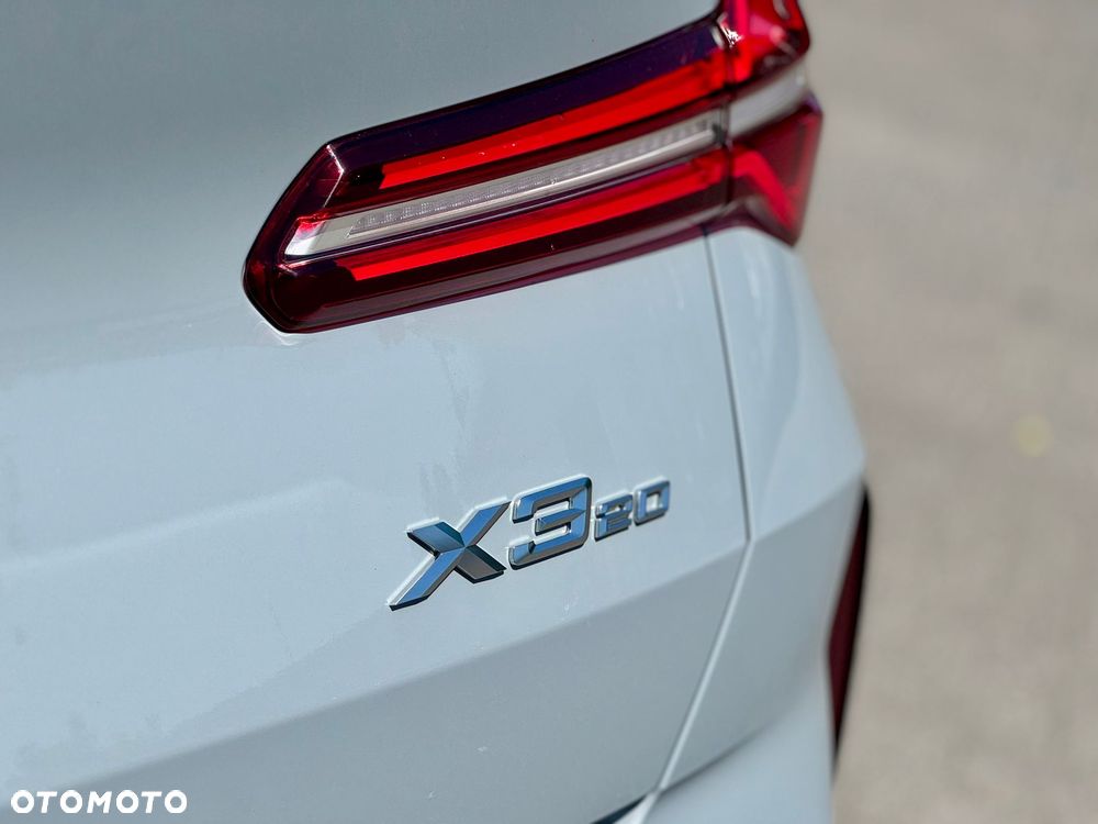 BMW X3 xDrive20 mHEV - 18