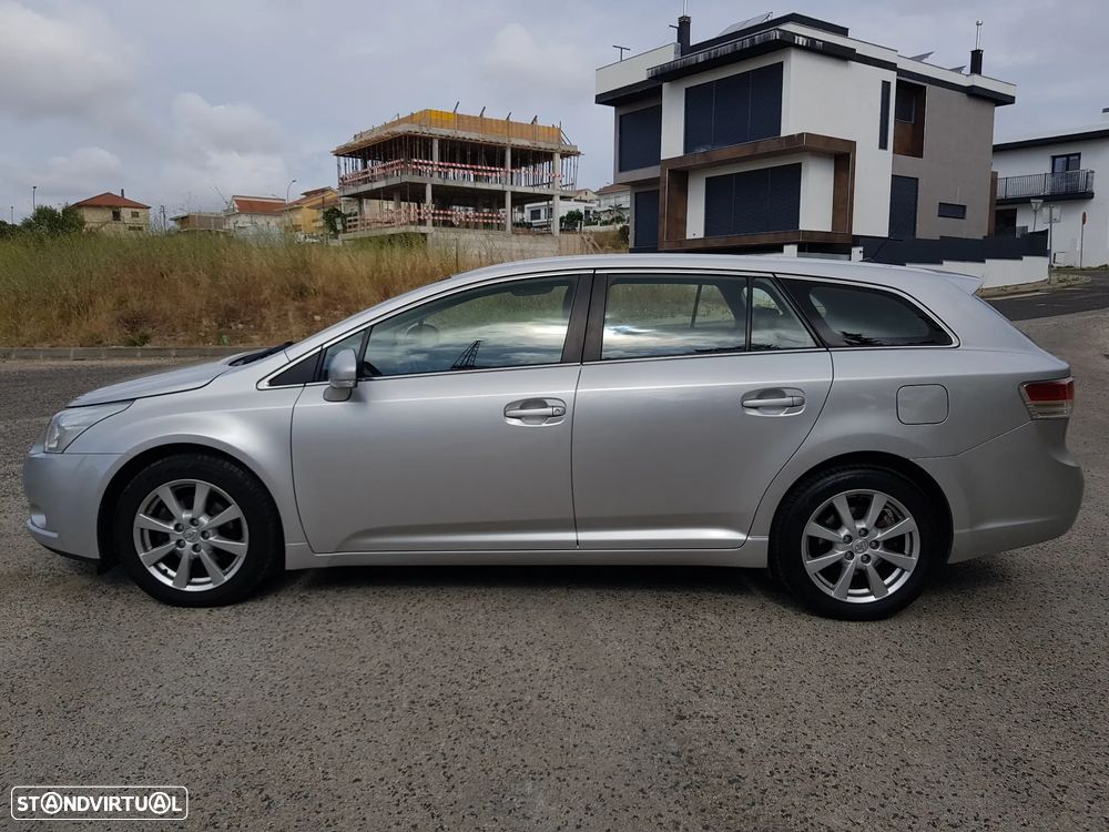Toyota Avensis 2.0 D-4D Exclusive +Pele+GPS — fotografia 5