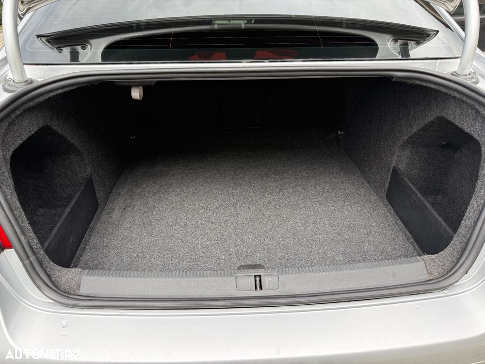 Volkswagen Passat 2.0TDI Comfortline DPF - 9