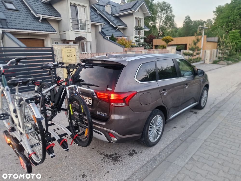 Mitsubishi Outlander 2.4 4WD - 6