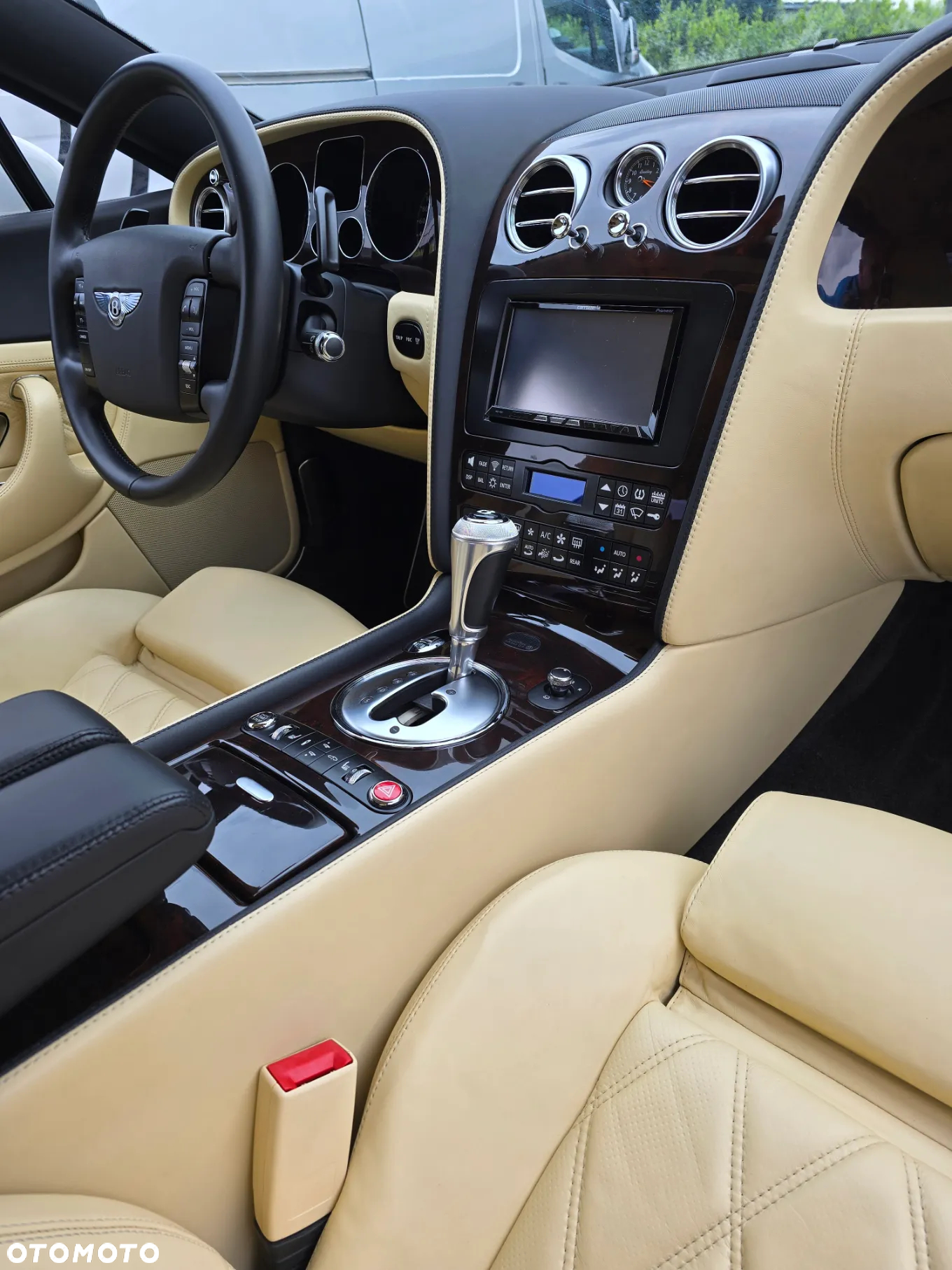 Bentley Continental GT Standard - 15