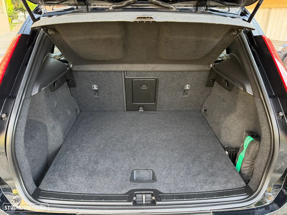 Volvo XC 40 T3 Momentum - 24