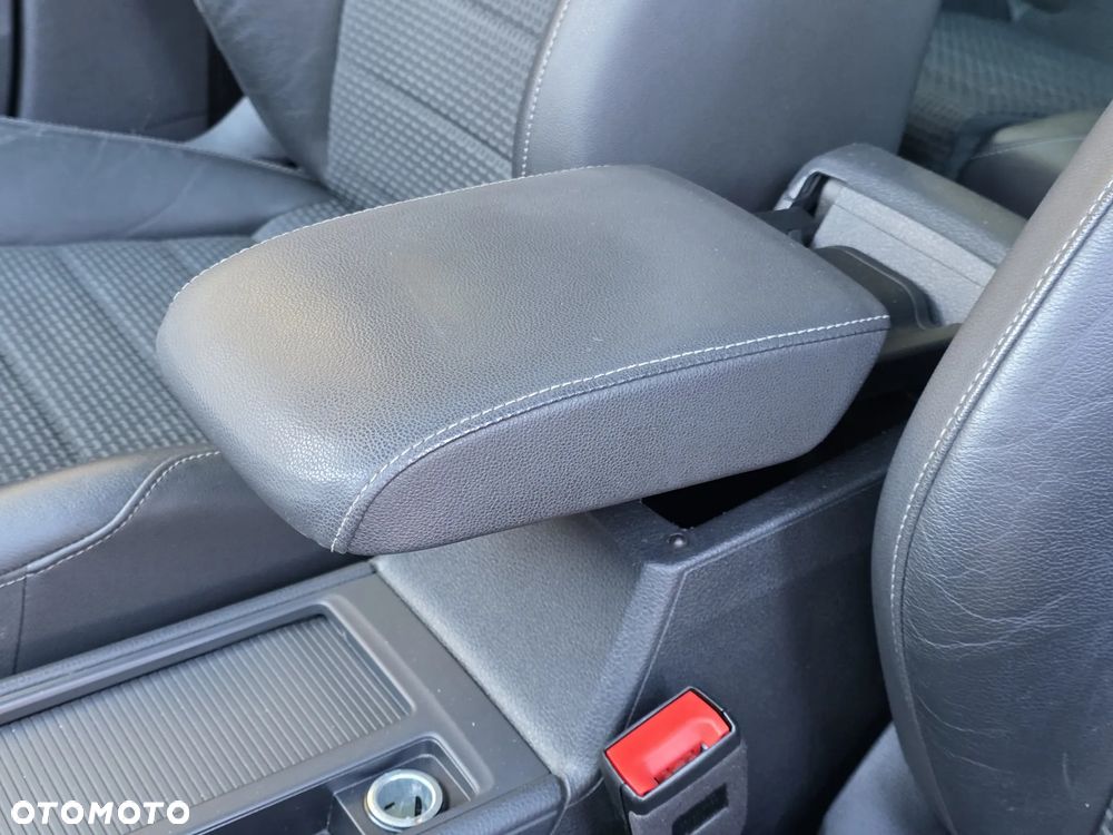 Volkswagen Golf Variant 2.0 TDI (BlueMotion Technology) DSG Highline - 27