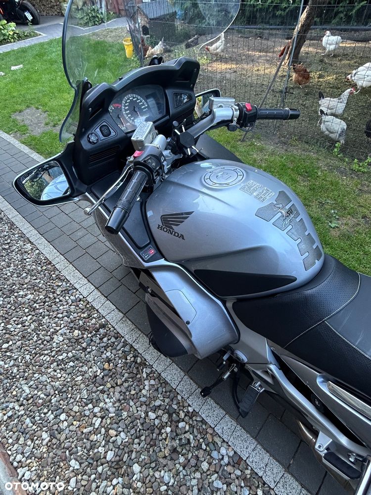 Honda ST - 9