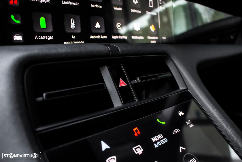 Porsche Taycan Cross Turismo 4 - 24