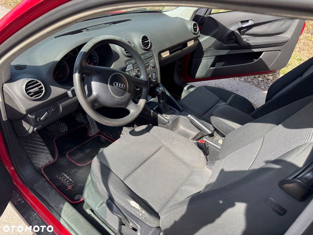 Audi A3 3-drzwiowe 1.6 Ambiente - 9