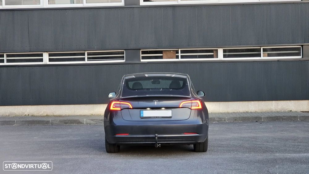 Tesla Model 3 Standard Range Plus RWD - 3