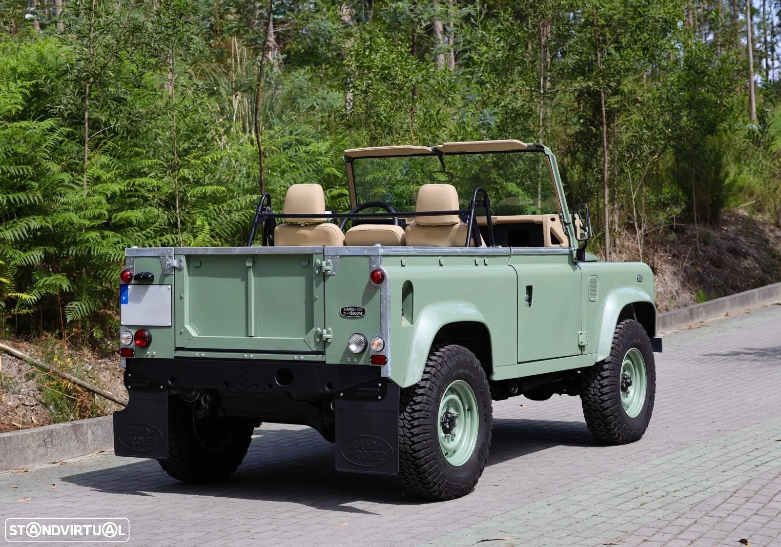 Land Rover Defender 90 2.5 Td5 Soft Top - 4