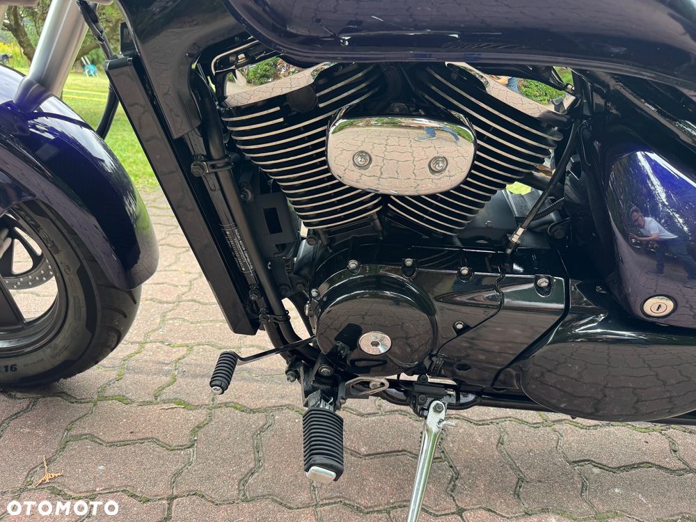 Suzuki Intruder - 19