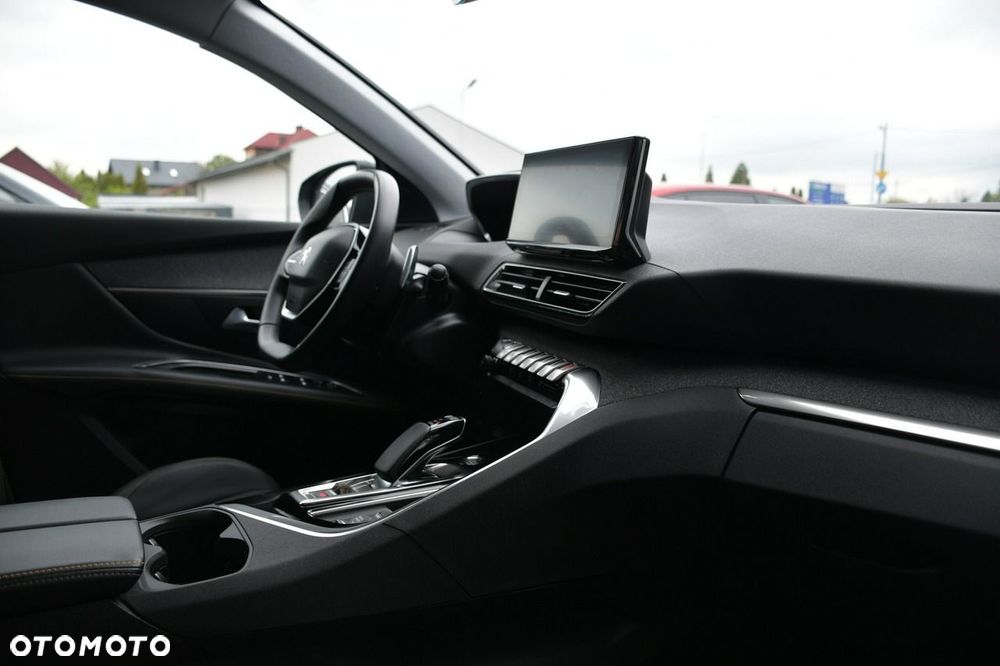 Peugeot 3008 1.6 PureTech Hybrid PHEV Road Trip S&S EAT8 - 25
