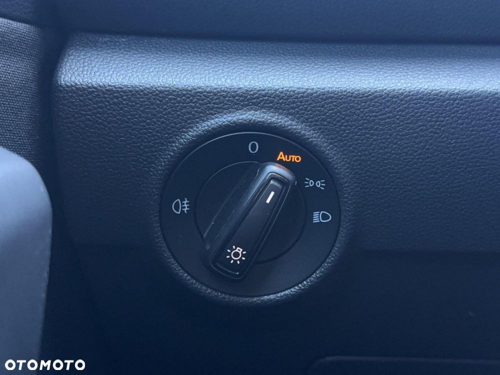 Volkswagen T-Roc - 23