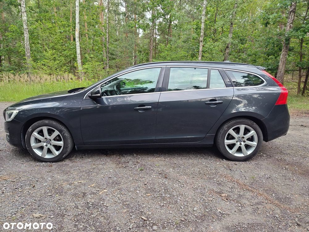 Volvo V60 D4 Momentum - 8