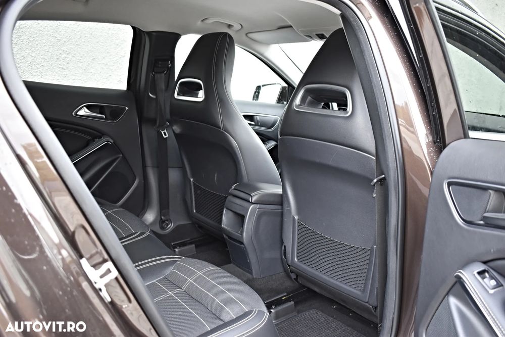 Mercedes-Benz GLA 220 d 7G-DCT - 14