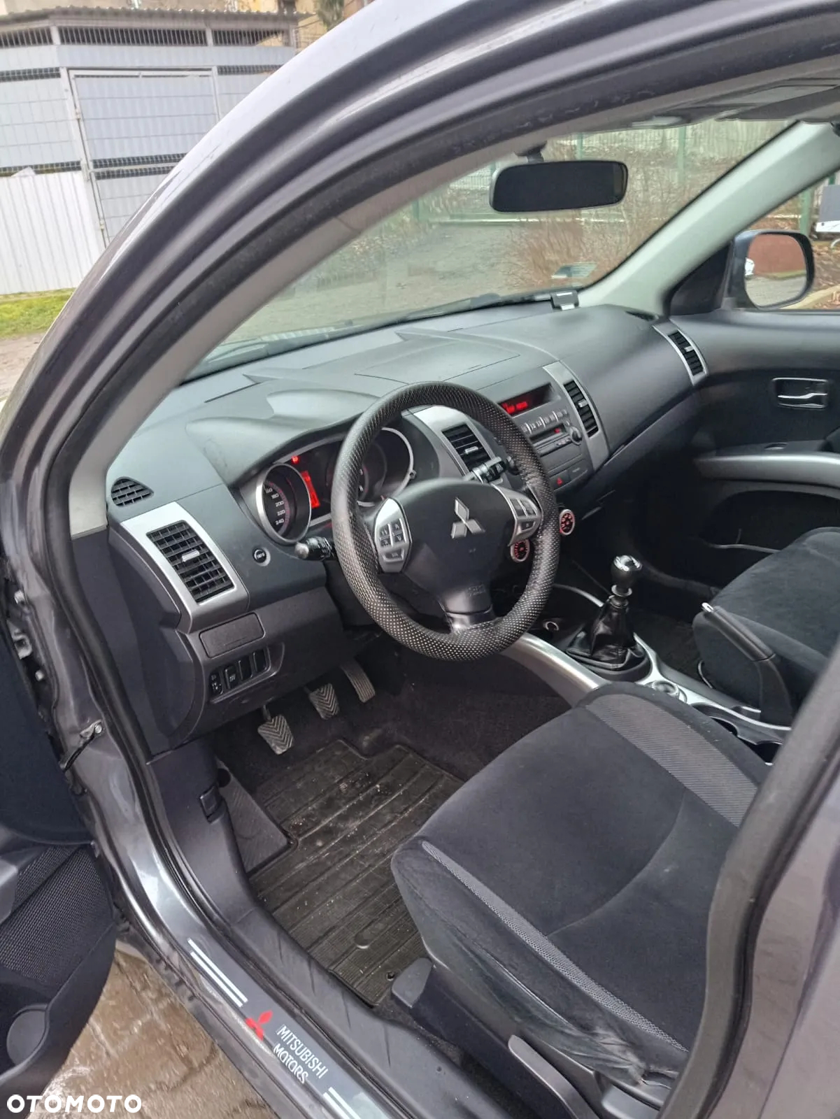Mitsubishi Outlander - 5
