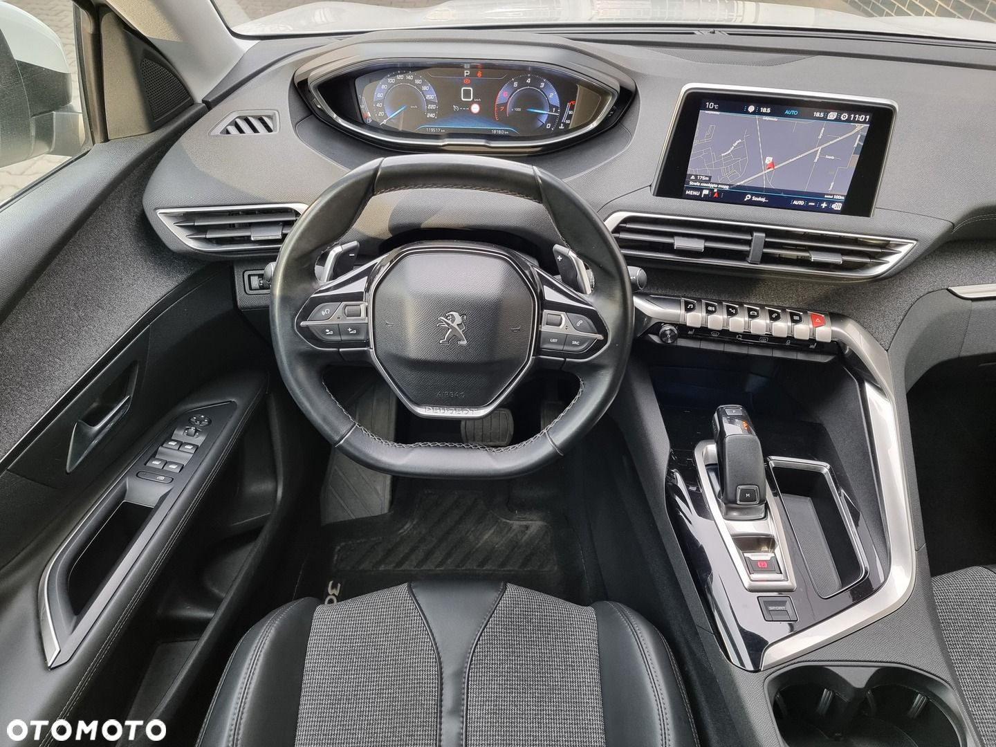 Peugeot 3008 1.2 PureTech Allure S&S EAT6 - 23