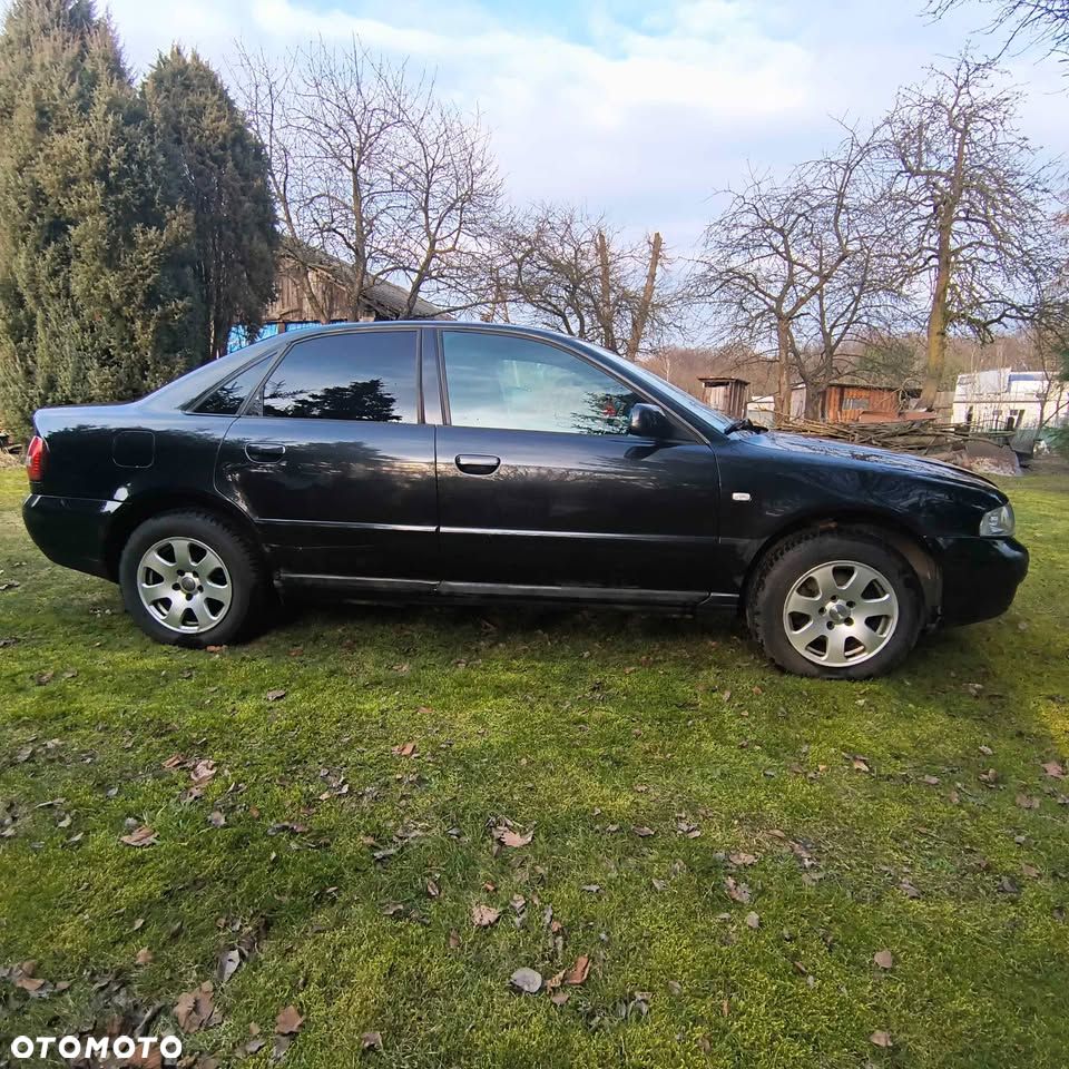 Audi A4 Limousine - 3