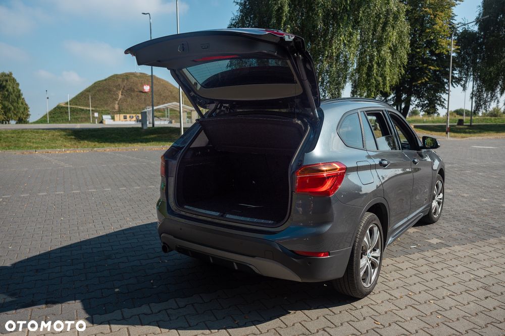 BMW X1 xDrive18d Sport Line - 13