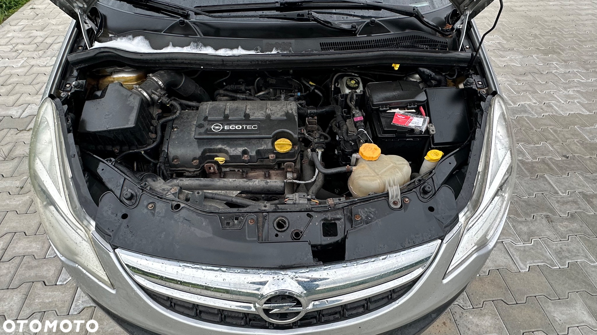 Opel Corsa 1.4 16V Cosmo - 4