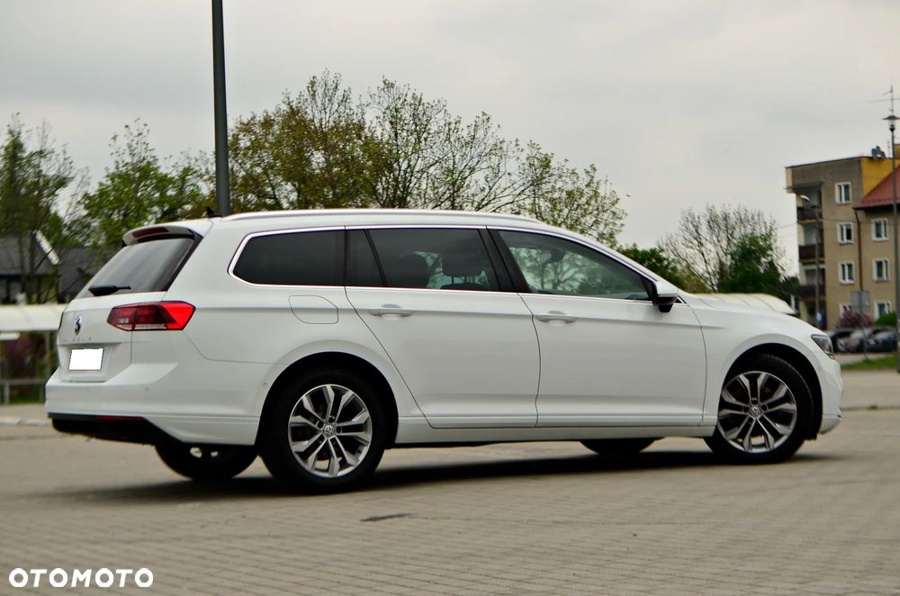 Volkswagen Passat - 12