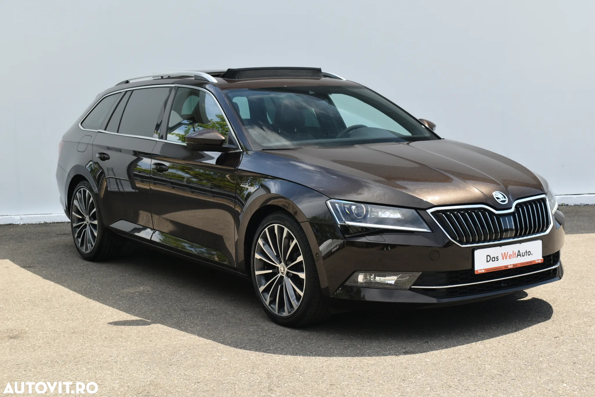Skoda Superb 2.0 TSI DSG 4X4 Laurin & Klement - 3