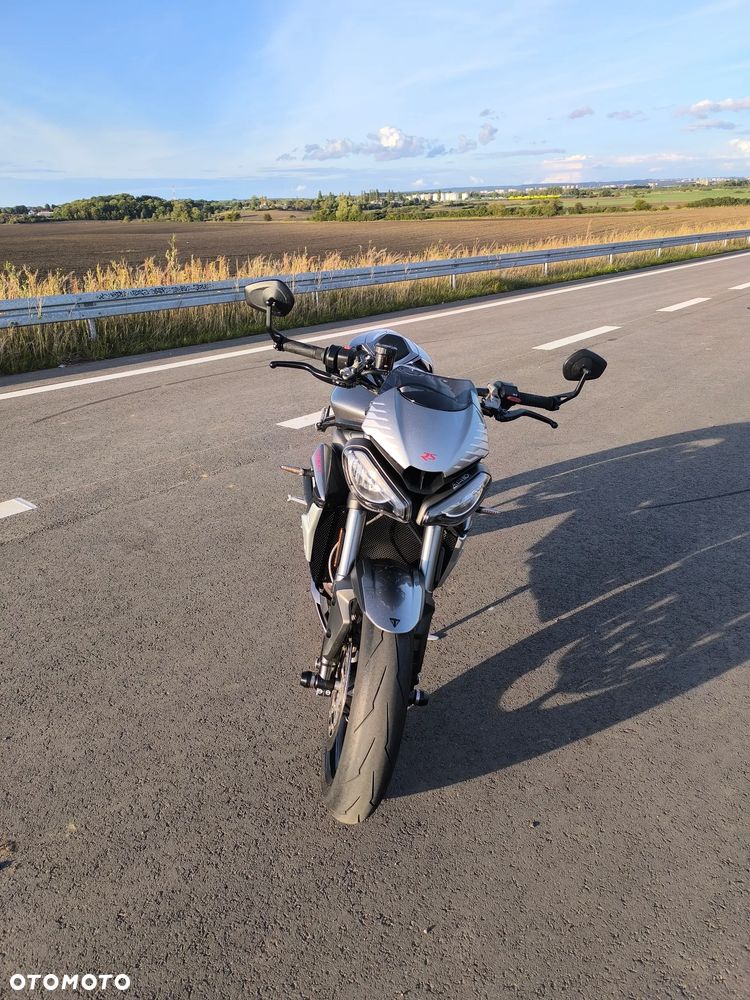 Triumph Street Triple - 30