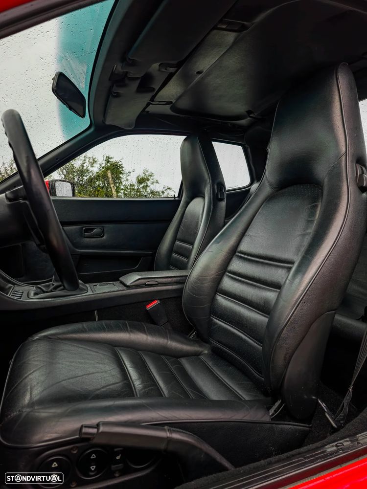 Porsche 944 Turbo - 11