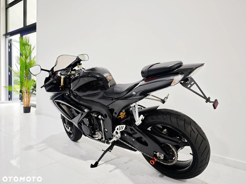 Suzuki GSX-R - 10