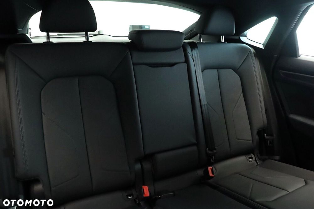 Audi Q3 Sportback - 14
