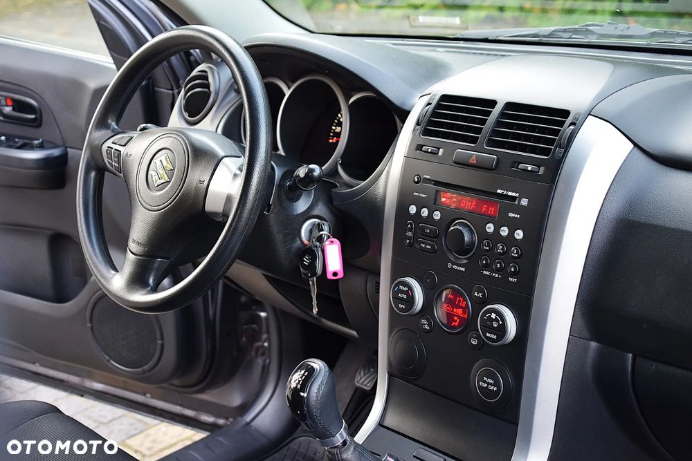 Suzuki Grand Vitara 1.6 Club - 33