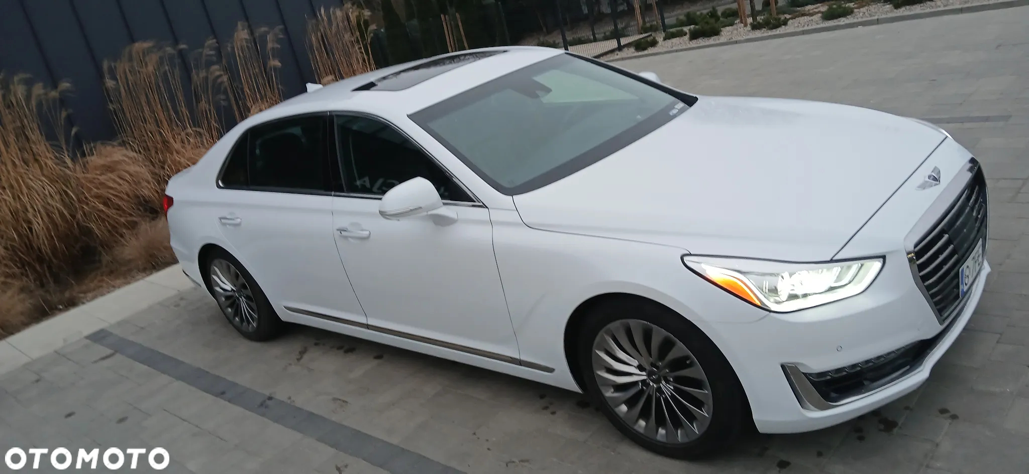 Genesis G90 - 14